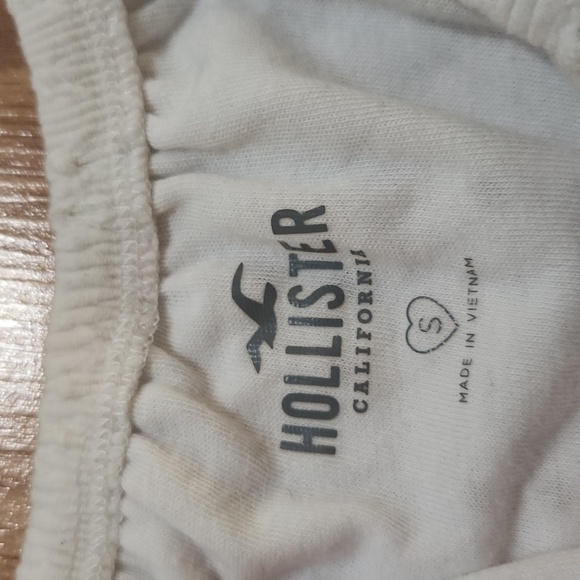 Hollister White eyelet crop top Size Small - Picture 4 of 8